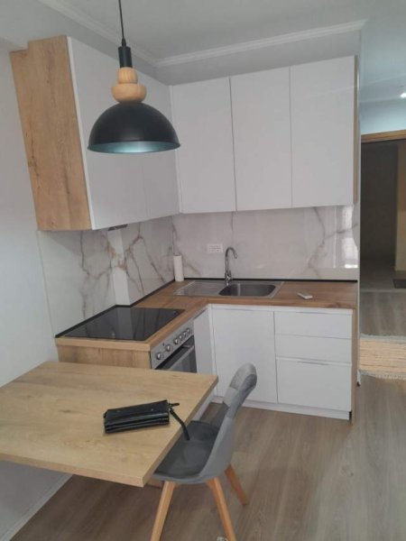 Tirane, jepet me qera apartament 36 m²  (Rruga e Barrikadave)