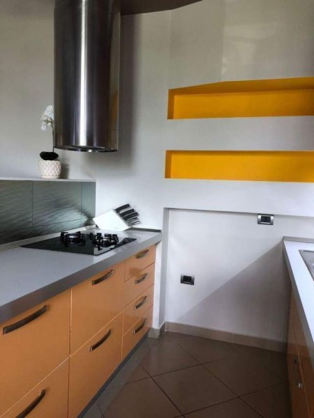 Tirane, jepet me qera apartament 2+1+ BLK Kati 3, 700 Euro (Hamdi Sina)