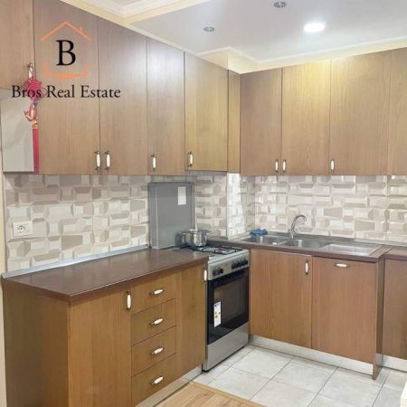 Tirane, jepet me qera apartament 2+1+BLK Kati 7, 87 m² 450 Euro (Lulishtja)