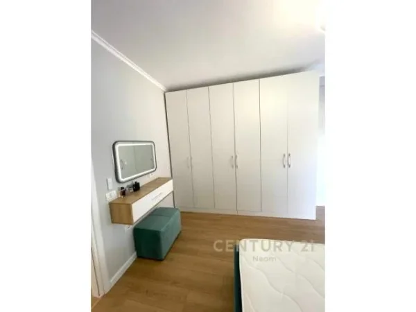 Tirane, shitet apartament 2+1 Kati 2, 92 m² 143.000 Euro (Bill Klinton)