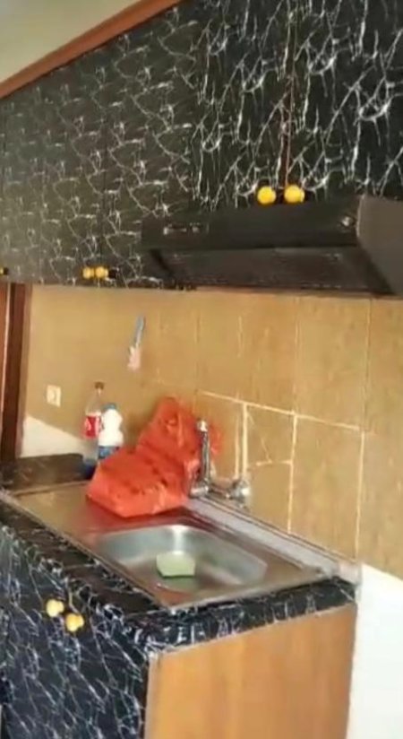 Tirane, jepet me qera apartament 2+1 Kati 0, 85 m² 180 Euro (rruga ismet gusia)