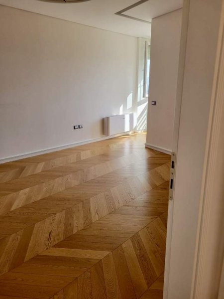 Tirane, jepet me qera ambjent biznesi Kati 12, 120 m² 800 Euro (Panorama te Prestigji)