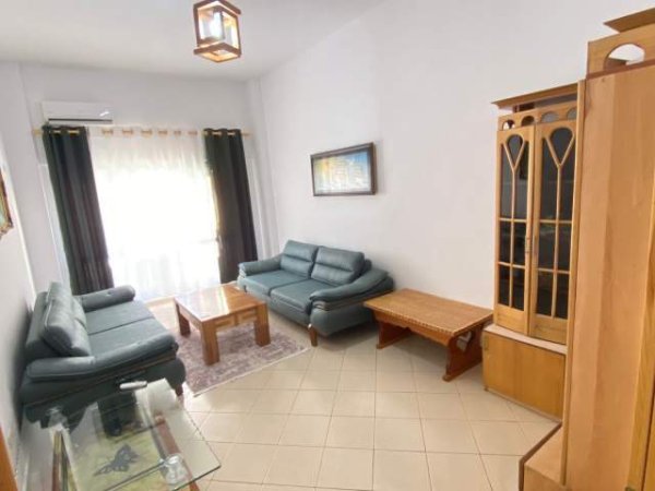 Durres, jepet me qera apartament ne plazh 2+1 Kati 2, 60 Euro