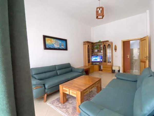 Durres, jepet me qera apartament ne plazh 2+1 Kati 2, 60 Euro