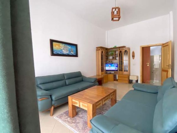 Durres, jepet me qera apartament ne plazh 2+1 Kati 2, 60 Euro