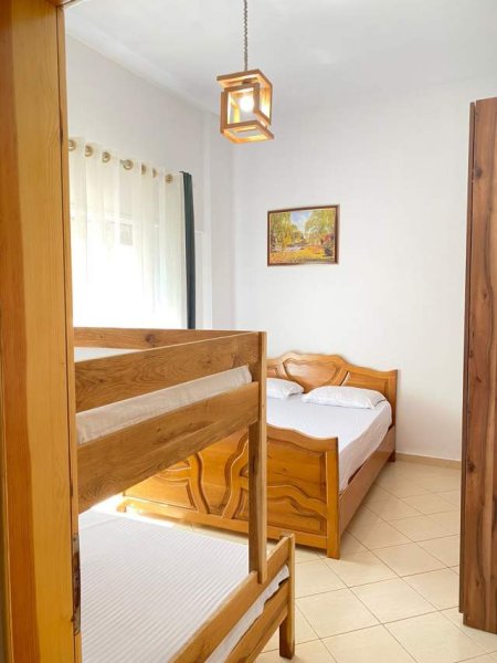 Durres, jepet me qera apartament ne plazh 2+1 Kati 2, 60 Euro
