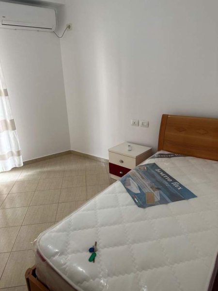 Tirane, jepet me qera apartament 2+1+BLK Kati 3, 90 m² 400 Euro (rruga Haxhi Hysen Dalliu)