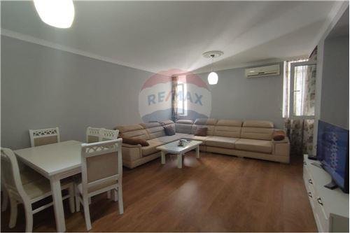 Tirane, jepet me qera apartament 2+1+A+BLK Kati 2, 107 m² 400 Euro (Kodra e Diellit)