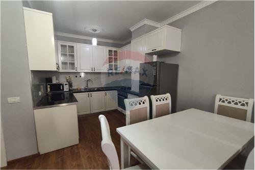 Tirane, jepet me qera apartament 2+1+A+BLK Kati 2, 107 m² 400 Euro (Kodra e Diellit)