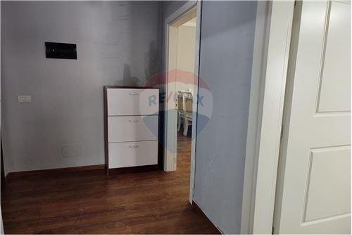 Tirane, jepet me qera apartament 2+1+A+BLK Kati 2, 107 m² 400 Euro (Kodra e Diellit)