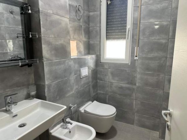 Tirane, jepet me qera apartament 2+1+BLK Kati 3, 95 m² 40.000 Leke (Teodor Keko)