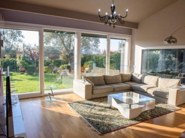 Tirane, jepet me qera Vile 4+1 Kati 2, 649 m² 3.500 Euro (Sauk)