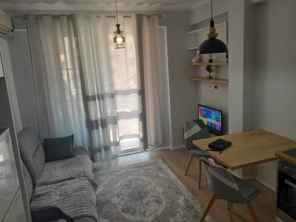 Tirane, jepet me qera apartament 36 m² 350 Euro (Selvia)