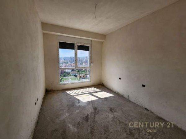 Tirane, shitet apartament 3+1+BLK Kati 6, 120 m² 165.000 Euro (ish fusha e aviacionit)