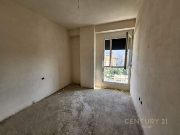 Tirane, shitet apartament 3+1+BLK Kati 6, 120 m² 165.000 Euro (ish fusha e aviacionit)