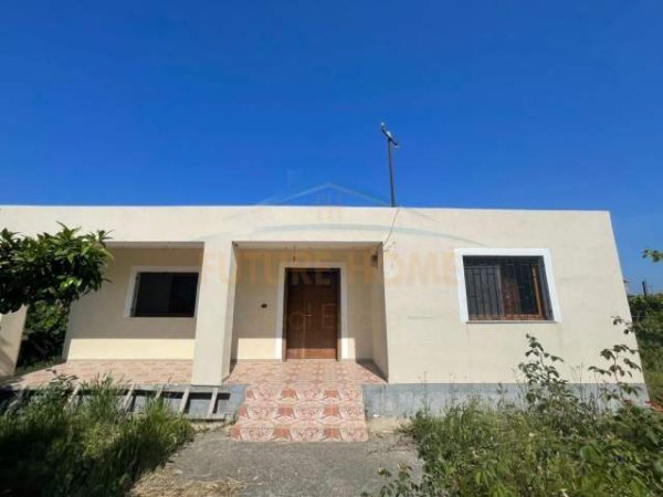 Durres, shitet shtepi 2+1+BLK Kati 0, 550 m² 180.000 Euro (shkozet)