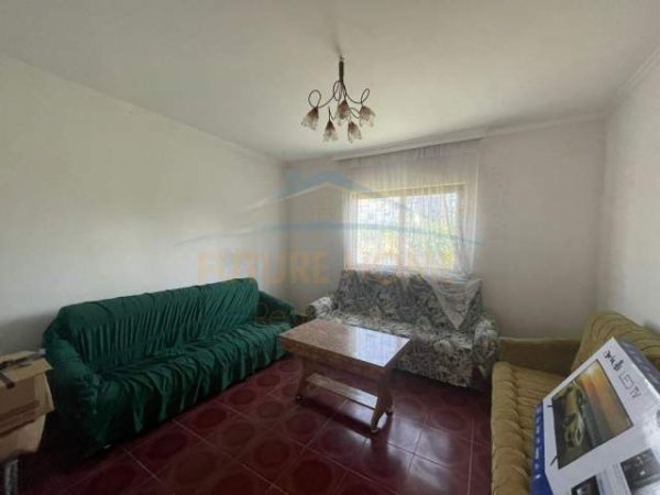 Durres, shitet shtepi 2+1+BLK Kati 0, 550 m² 180.000 Euro (shkozet)