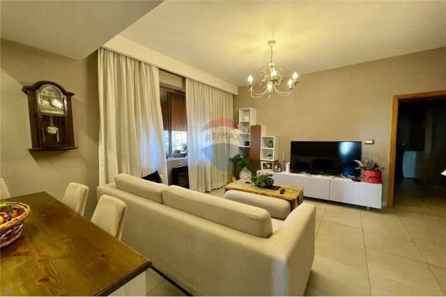 Tirane, shitet apartament 3+1+BLK Kati 2, 80 m² 160.000 Euro (21 dhjetori)