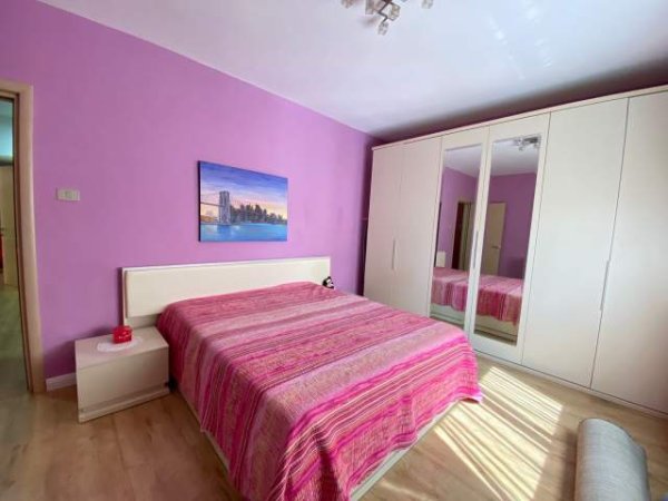 Tirane, jap me qera apartament 2+1+BLK Kati 4, 120 m² 750 Euro (rruga Pjeter Bogdani)
