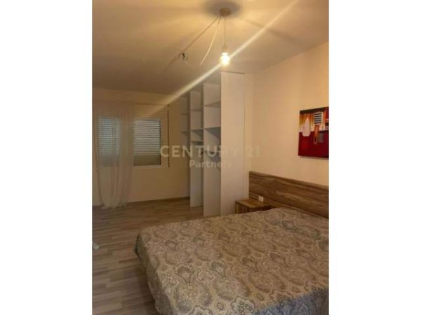 Tirane, jepet me qera apartament 1+1+BLK Kati 2, 82 m² 350 Euro (Qesarake, Linze)