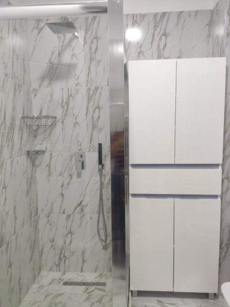 Tirane, jepet me qera apartament 2+1+BLK Kati 3, 110 m² 600 Euro (Ali Demi)