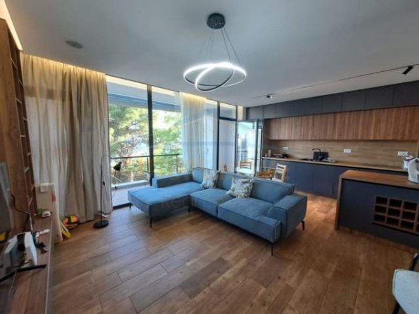 Jepet me qera apartament Kati 1, 115 m² (Vila e Zogut, Durrës)