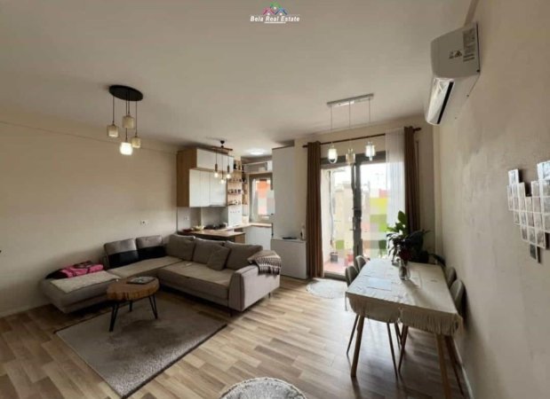 Tirane, jepet me qera apartament 2+1 Kati 3, 107 m² 700 € (rruga dibres)