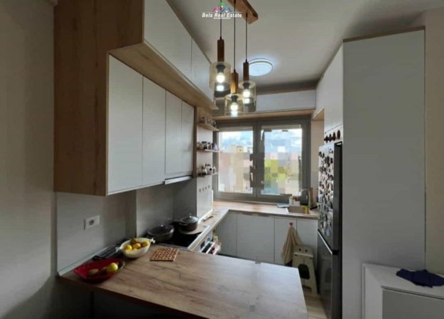 Tirane, jepet me qera apartament 2+1 Kati 3, 107 m² 700 € (rruga dibres)