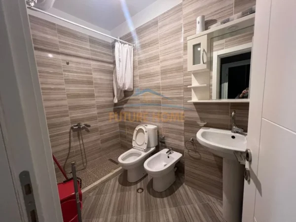 Tirane, jepet me qera apartament 2+1 Kati 2, 105 m² 850 € (TOP TANI)