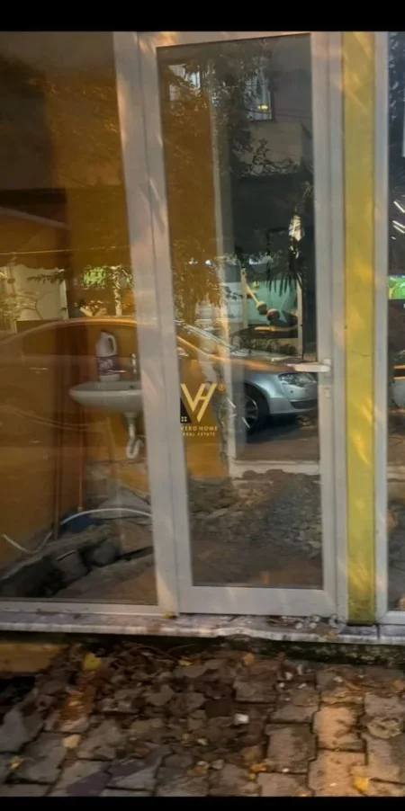 Tirane, jepet me qera ambjent biznesi Kati 0, 50 m² 1.200 € (BLV BAJRAM CURRI)