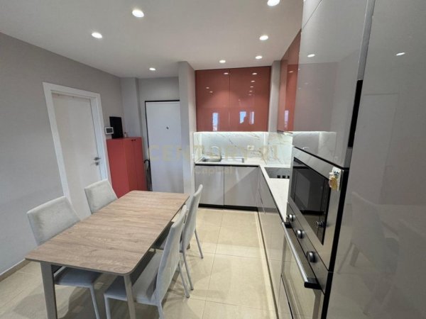 Tirane, jepet me qera apartament 1+1 Kati 9, 66 m² 600 € (Shkolla e Bashkuar)