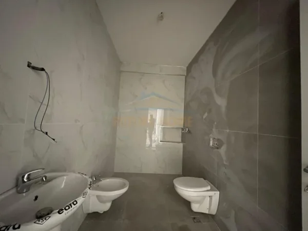 Tirane, shitet apartament 2+1 Kati 2, 112 m² 192.000 € (Rruga Jordan Misja)