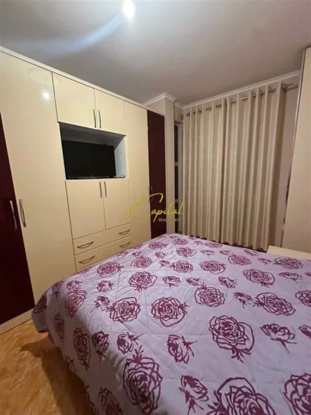 Tirane, jepet me qera apartament 2+1 Kati 3, 90 m² 800 € (ISH STACIONI TRENIT)