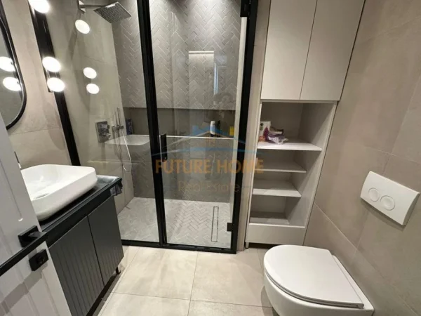 Tirane, jepet me qera apartament 1+1+Ballkon Kati 3, 72 m² 900 € (Kompleksi Delijorgj)