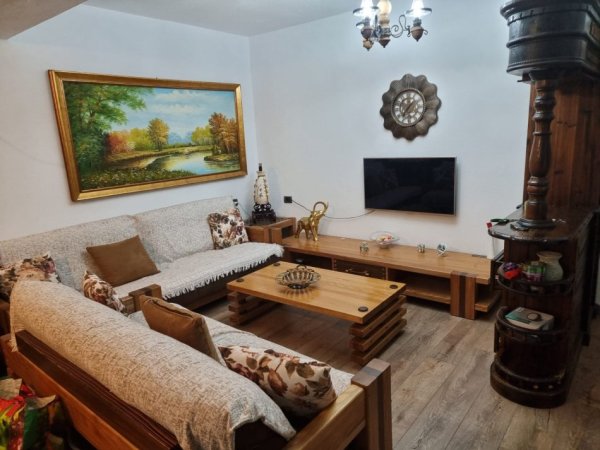 Tirane, jepet me qera shtepi 1+1+Ballkon Kati 0, 54 m² 350 € (ne rrugen Niko Avrami Tirane.)