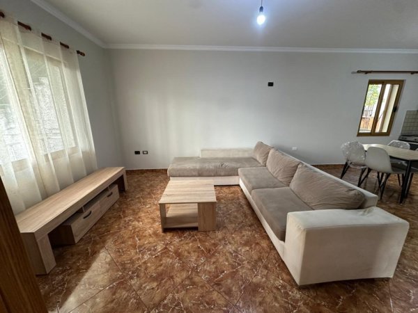 Tirane, jepet me qera apartament 2+1+Ballkon Kati 1, 130 m² 550 € (Astir)