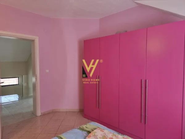 Tirane, jepet me qera Vile 2 Katshe Kati 0, 250 m² 1.700 € (ALI DEMI)