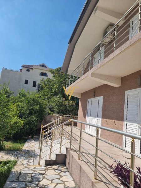 Tirane, jepet me qera Vile 2 Katshe Kati 0, 250 m² 1.700 € (ALI DEMI)