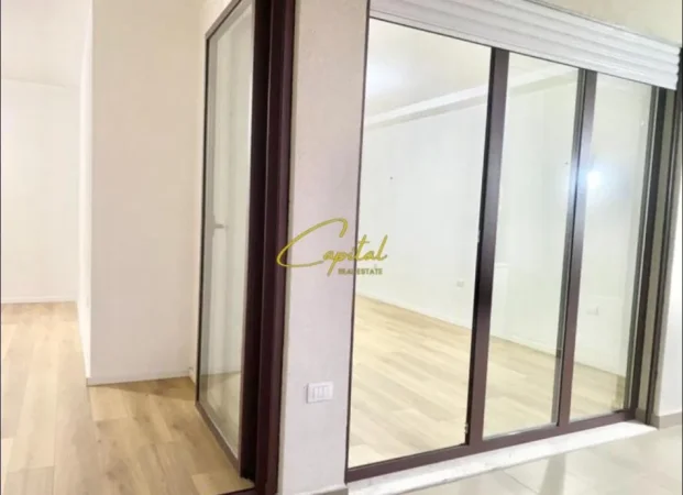 Tirane, jepet me qera zyre Kati 4, 88 m² 500 € (RRUGA 5 MAJI)
