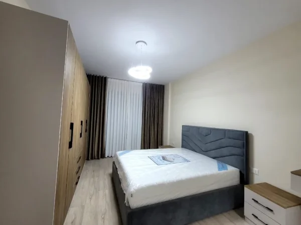 Tirane, jepet me qera apartament 2+1 Kati 2, 115 m² 1.300 € (LIQENI I THATE)
