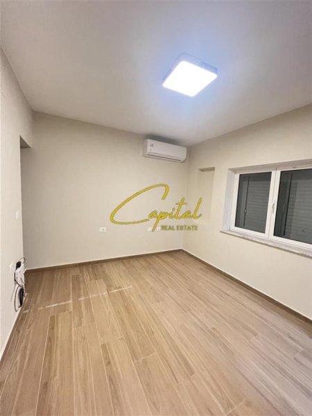 Tirane, jepet me qera zyre Kati 0, 50 m² 600 € (ISH BLLOKU)