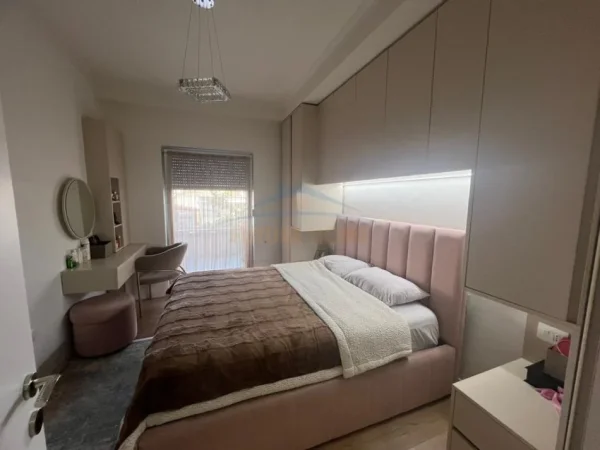 Tirane, shitet apartament 2+1+Ballkon Kati 1, 91 m² 250.000 € (JORDAN MISJA)
