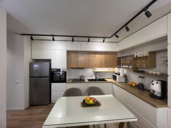 Tirane, shitet apartament 2+1+Ballkon Kati 1, 91 m² 250.000 € (JORDAN MISJA)