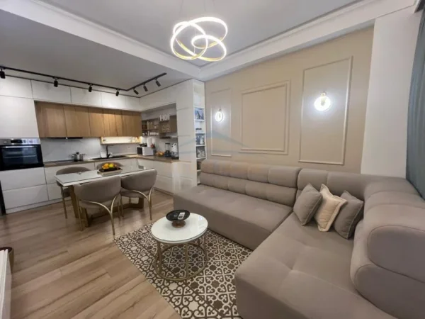 Tirane, shitet apartament 2+1+Ballkon Kati 1, 91 m² 250.000 € (JORDAN MISJA)