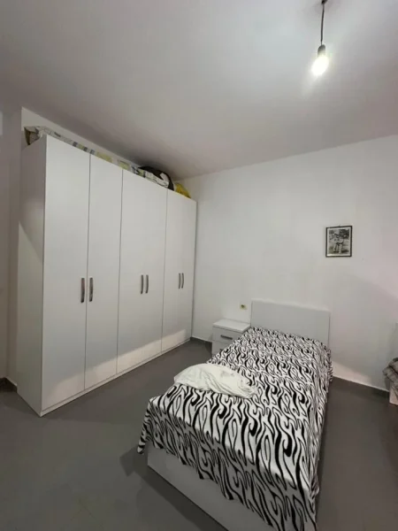 Tirane, shitet apartament 2+1 , 130 m² 159.500 € (Yzberisht)