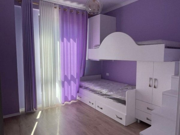Tirane, jepet me qera apartament 2+1 , (MYSLYM SHYRI)