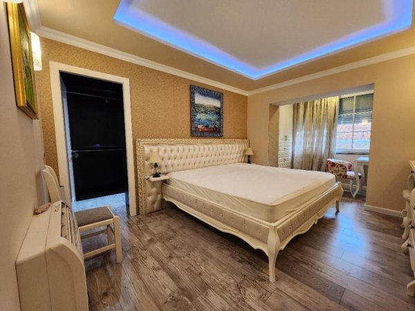 Tirane, jepet me qera apartament 2+1 Kati 3, 73 m² 800 € (Blloku 1 Maji)