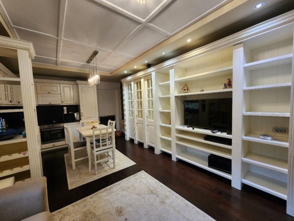 Tirane, jepet me qera apartament 2+1 Kati 3, 73 m² 800 € (Blloku 1 Maji)