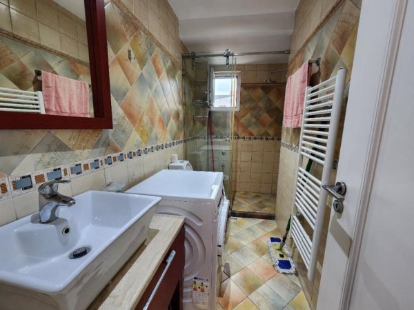 Tirane, jepet me qera apartament 2+1 Kati 3, 73 m² 800 € (Blloku 1 Maji)