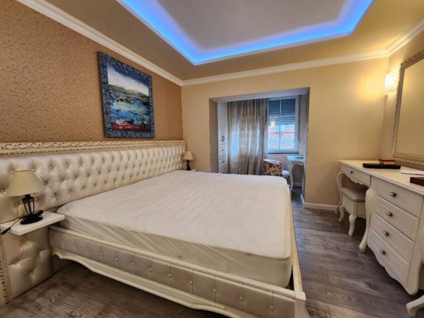 Tirane, jepet me qera apartament 2+1 Kati 3, 73 m² 800 € (Blloku 1 Maji)
